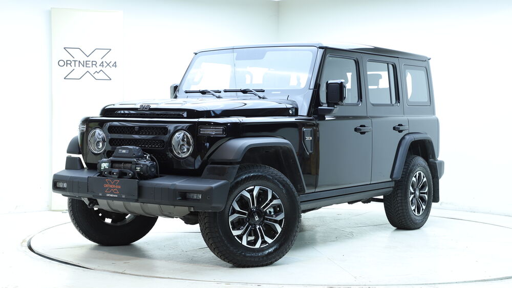 BAW 212 ORTNER 4X4 Offroad Customs, Seitenansicht — Auto Ortner Villach