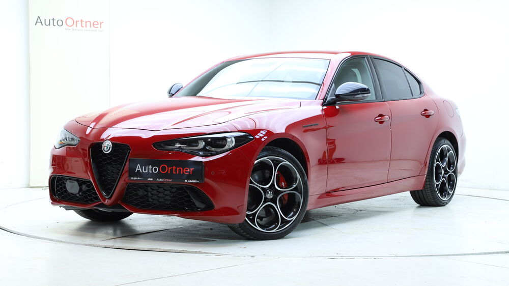 Alfa Romeo Giulia Competizione Q4 3 Jahre Garantie, Baujahr 2023, Seitenansicht — Auto Ortner Villach