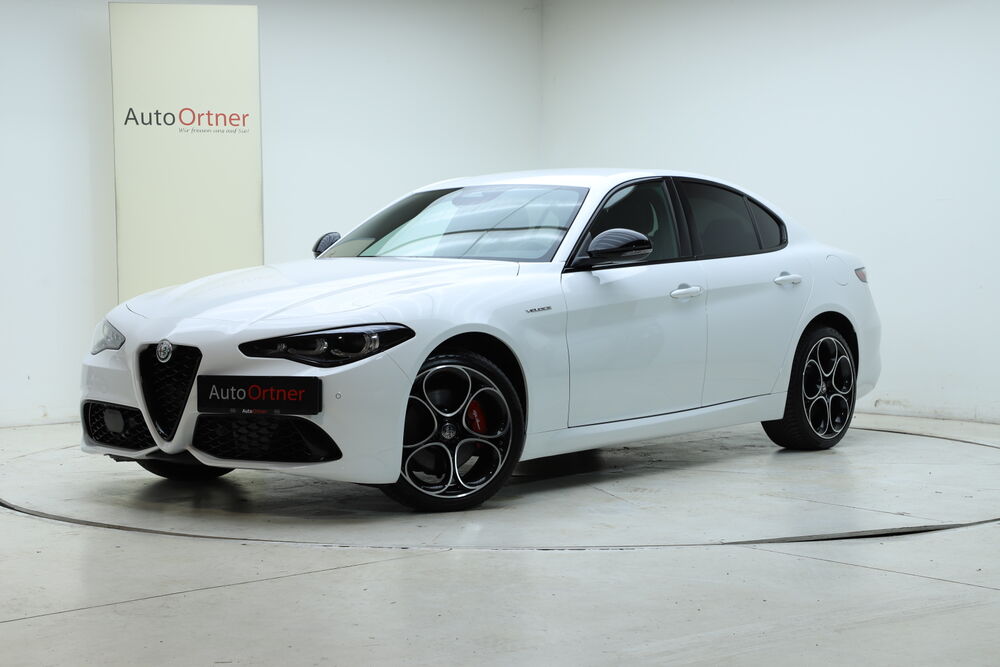 Alfa Romeo Giulia Veloce Q4 3 Jahre Garantie, Baujahr 2024, Seitenansicht — Auto Ortner Villach