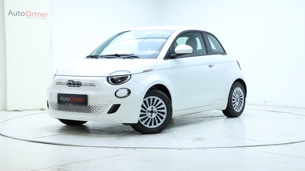 Fiat 500e 42Kwh Navi+Rückfahrcam+Parksensoren, Baujahr 2026, Seitenansicht — Auto Ortner Villach